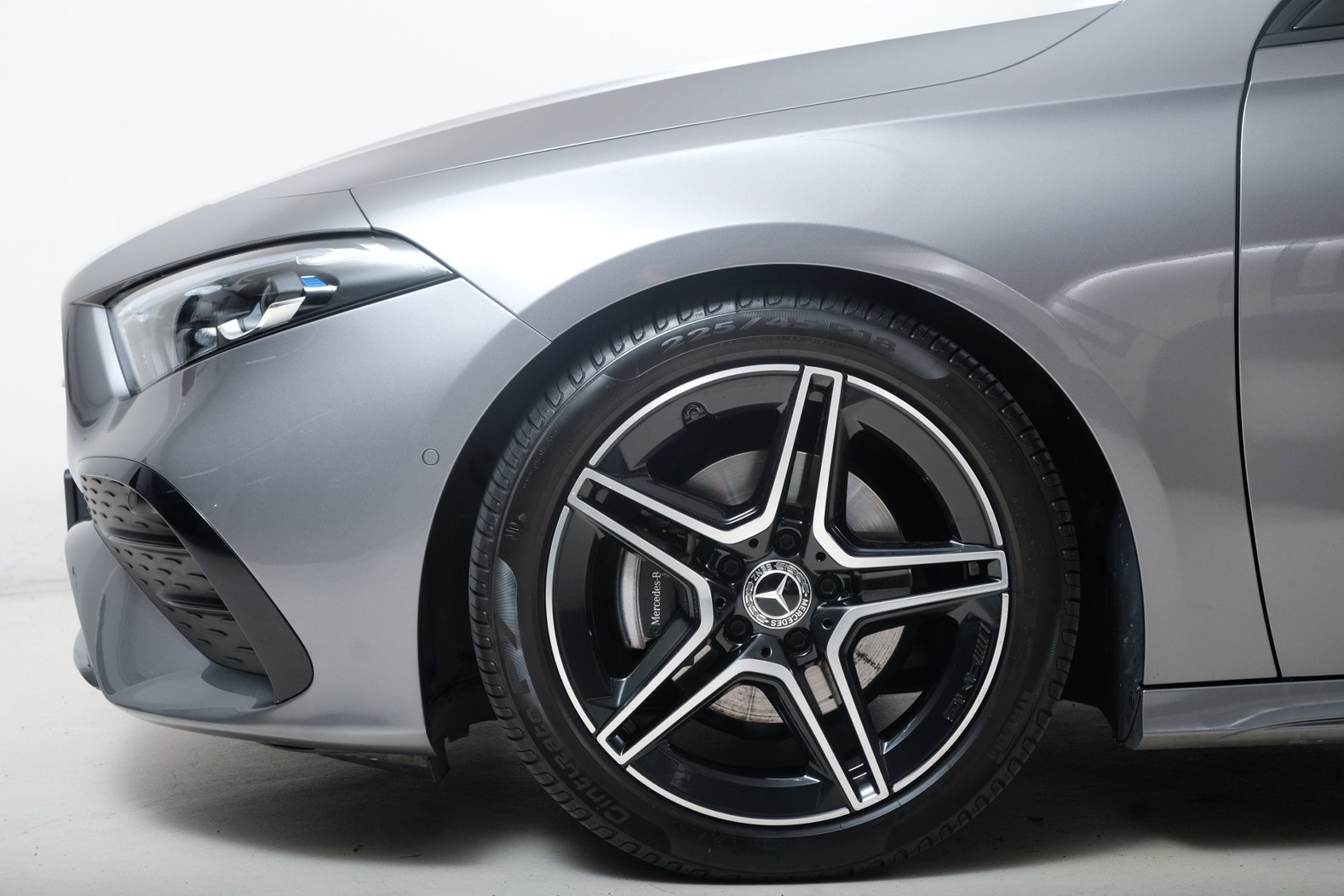 MERCEDES-BENZ A-Klasse W177 A 180 AMG Line, Benzin, Occasion / Gebraucht, Automatik - 3