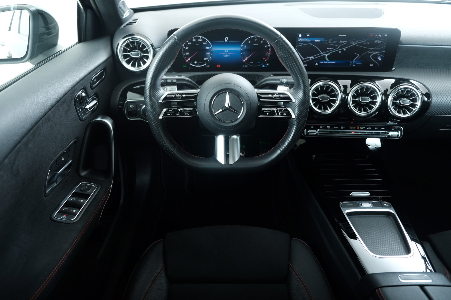 MERCEDES-BENZ A-Klasse W177 A 180 AMG Line, Benzin, Occasion / Gebraucht, Automatik - 7
