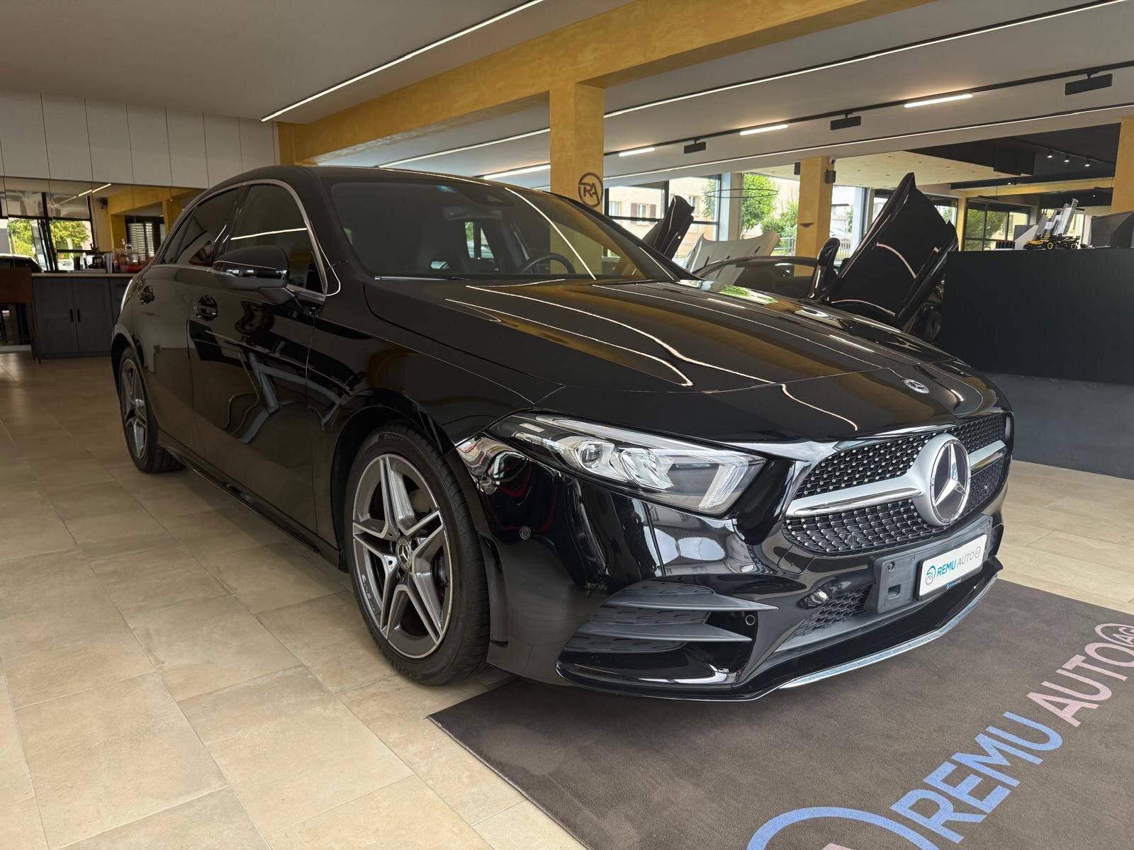 MERCEDES-BENZ A 180 AMG Line 7G-DCT