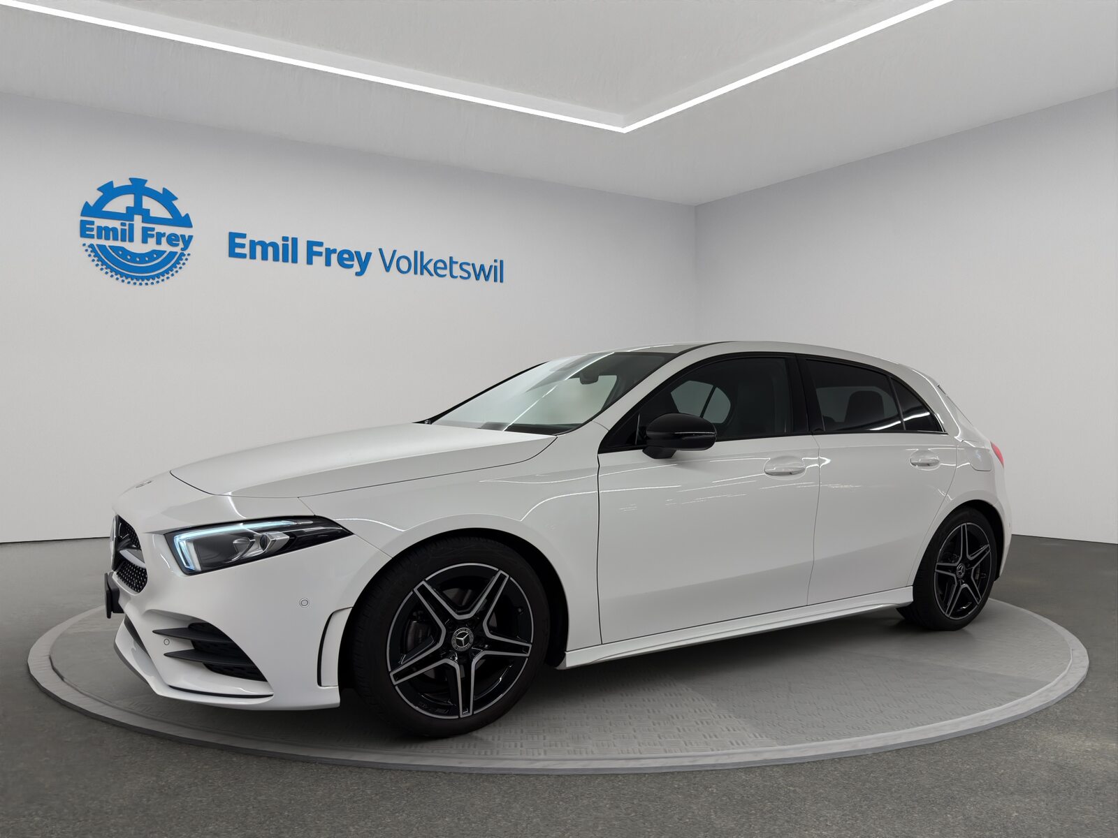 MERCEDES-BENZ A 180 Night Star AMG Line