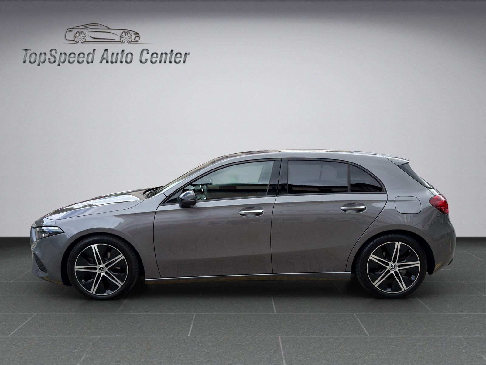 MERCEDES-BENZ A 180 7G-DCT, Mild-Hybrid Petrol/Electric, Second hand / Used, Automatic - 3