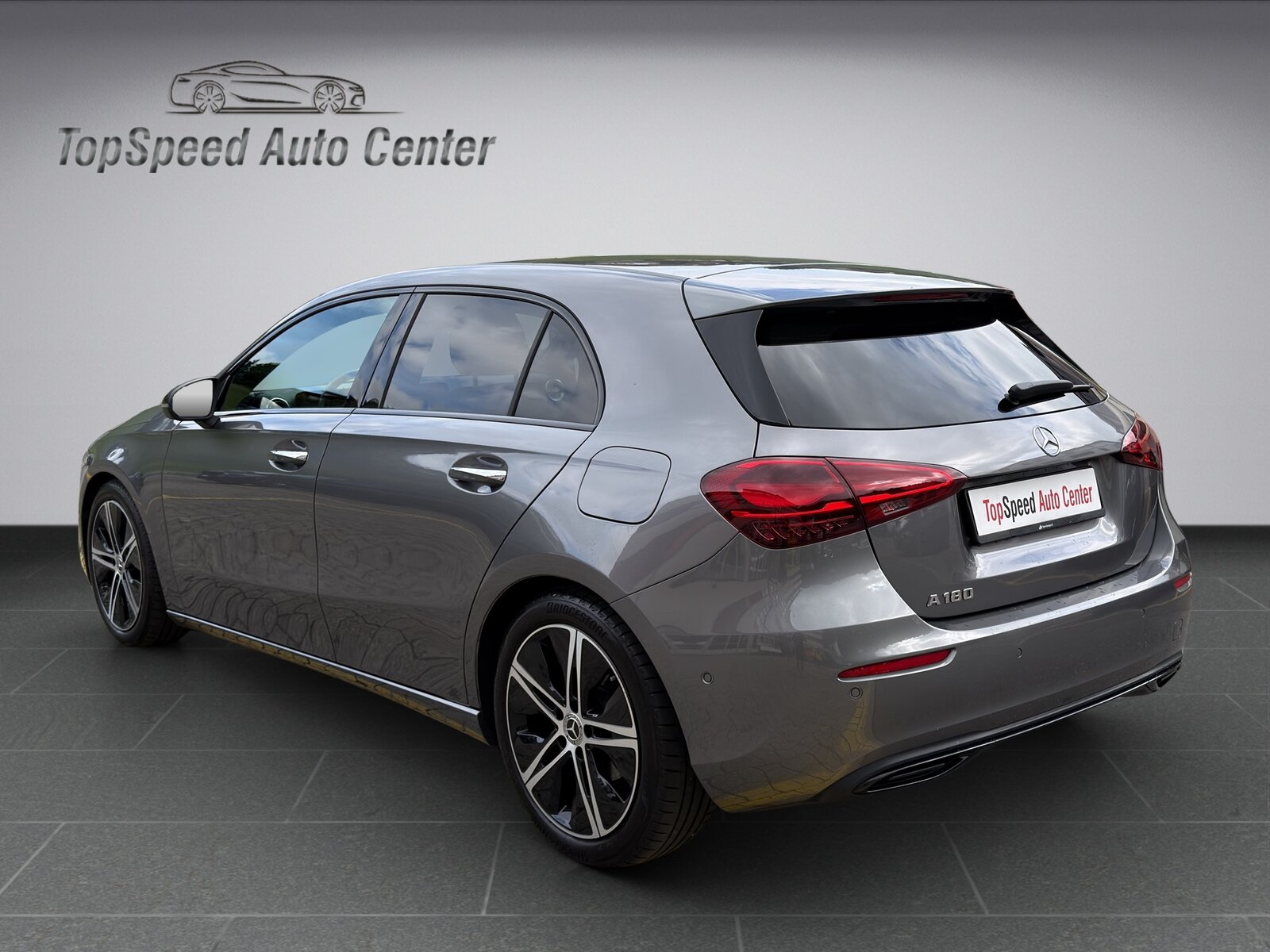 MERCEDES-BENZ A 180 7G-DCT, Mild-Hybrid Petrol/Electric, Second hand / Used, Automatic - 4