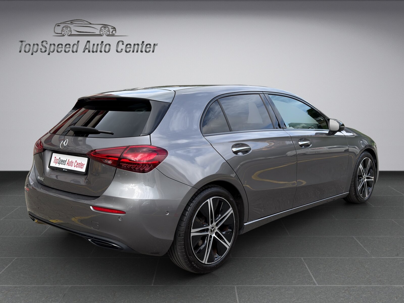 MERCEDES-BENZ A 180 7G-DCT, Mild-Hybrid Petrol/Electric, Second hand / Used, Automatic - 6