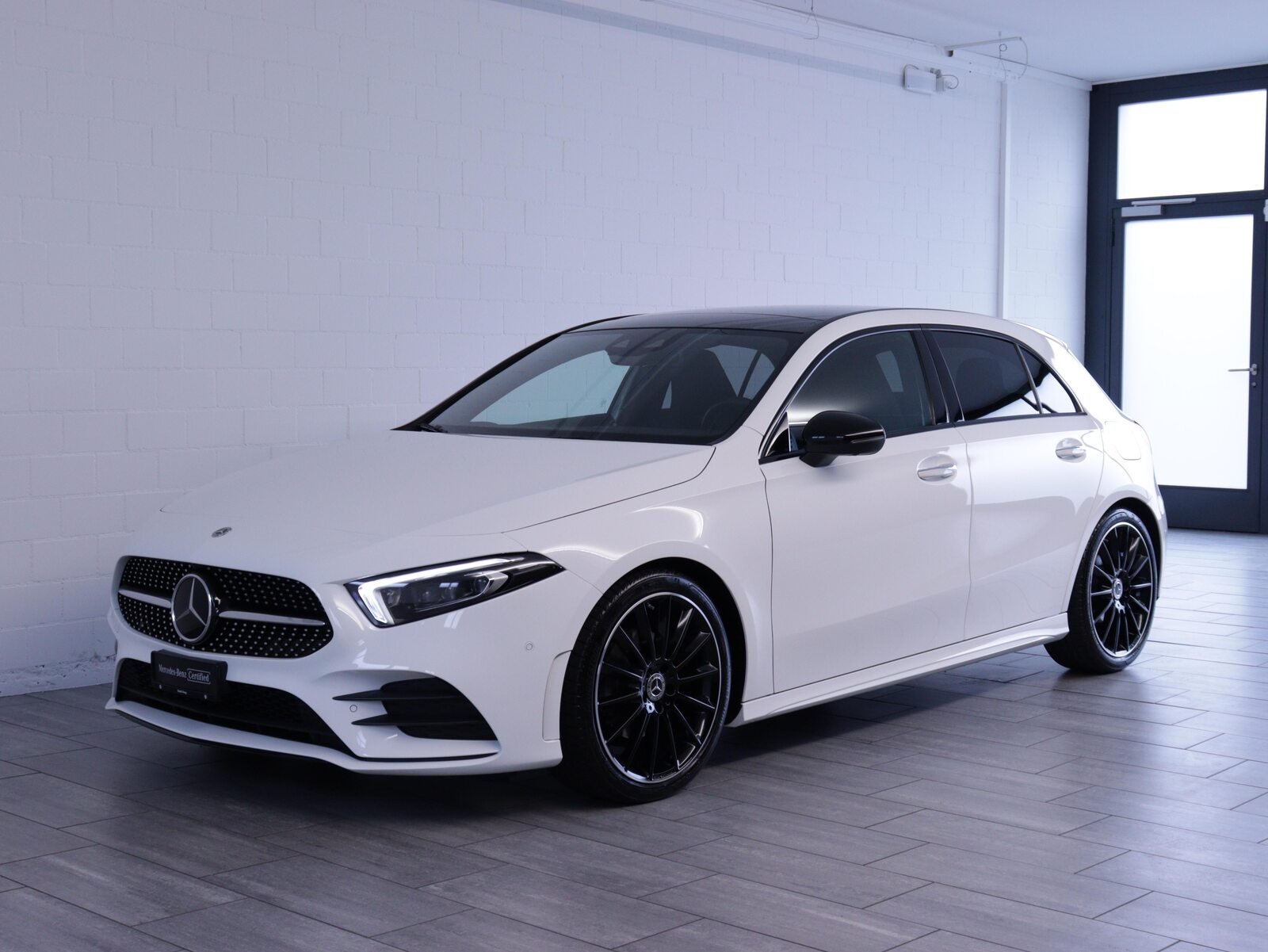 MERCEDES-BENZ A 180 AMG Line