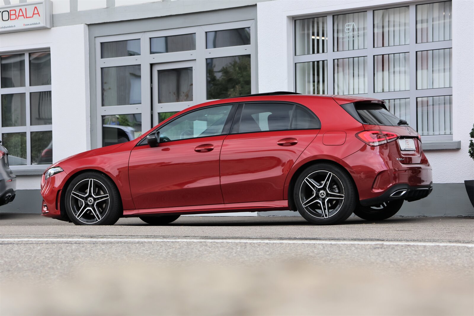 MERCEDES-BENZ A 180 d AMG Line 8G-DCT (CH) *Manufaktur Rosso Patagoni*, Diesel, Occasioni / Usate, Automatico - 4