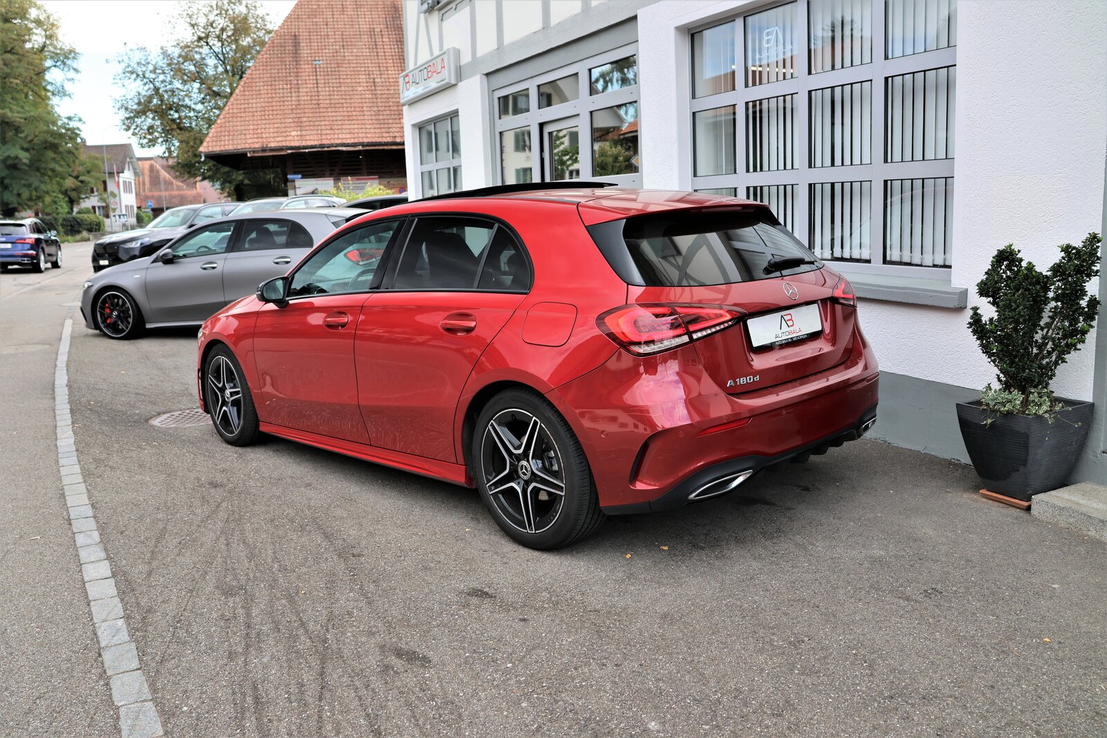MERCEDES-BENZ A 180 d AMG Line 8G-DCT (CH) *Manufaktur Rosso Patagoni*, Diesel, Occasioni / Usate, Automatico - 7