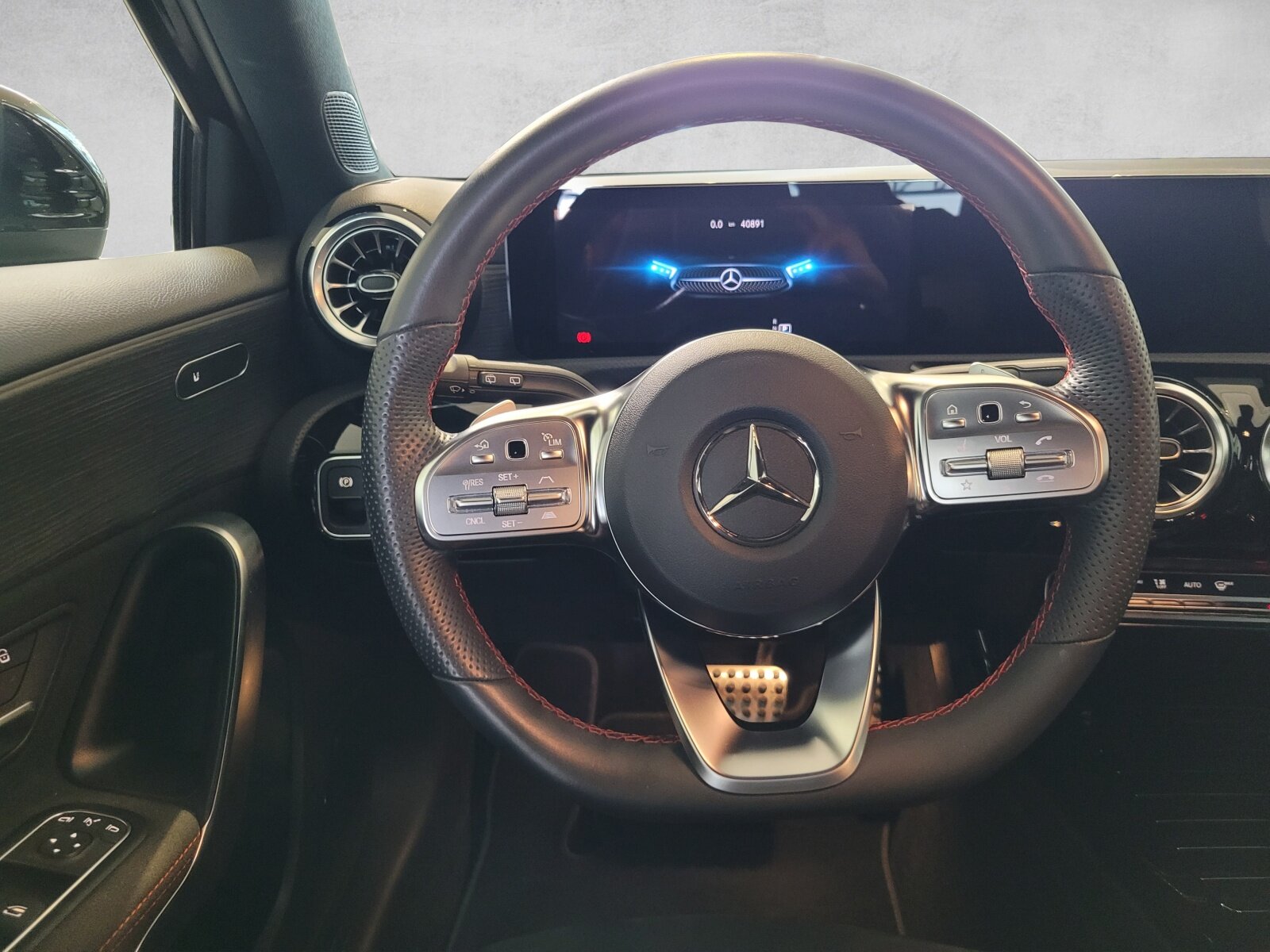 MERCEDES-BENZ A 180 AMG Line, Essence, Occasion / Utilisé, Manuelle - 5