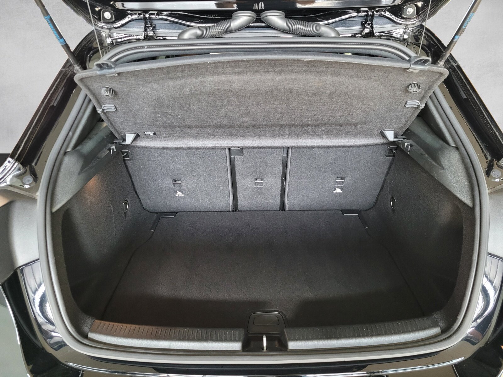 MERCEDES-BENZ A 180 AMG Line, Essence, Occasion / Utilisé, Manuelle - 6