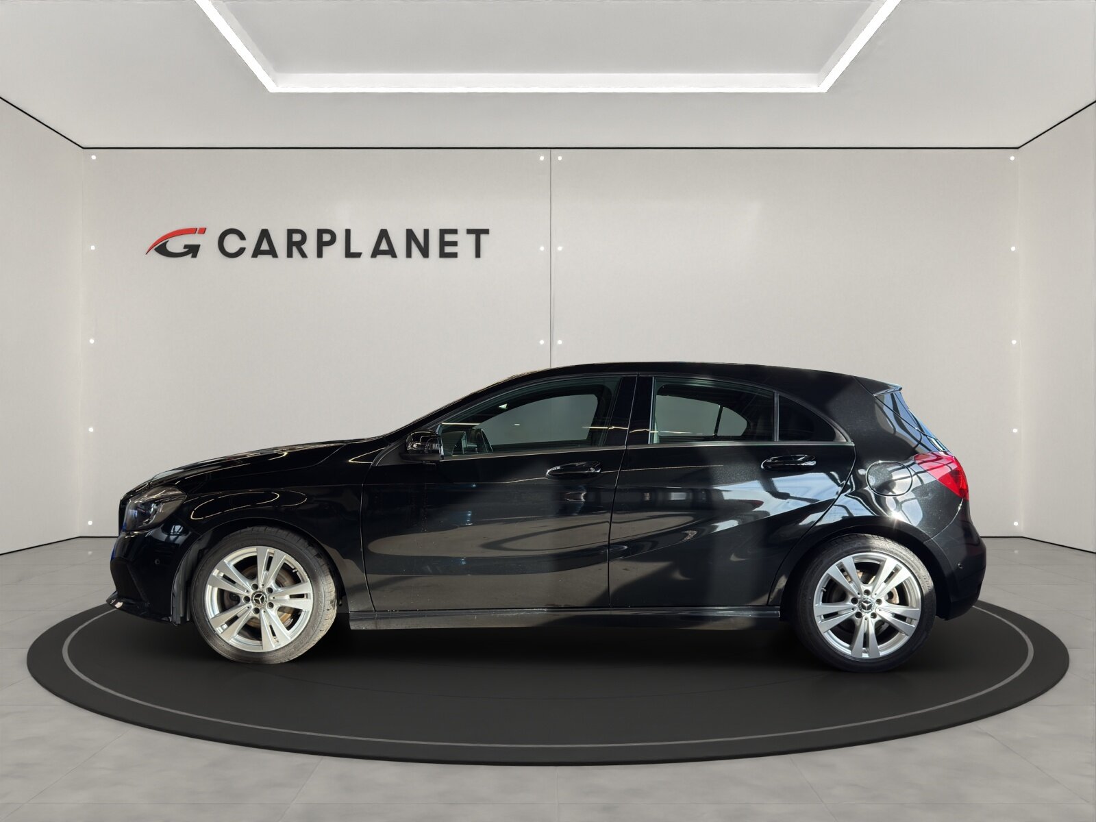 MERCEDES-BENZ A-Klasse W176 A 180 Urban, Petrol, Second hand / Used, Automatic - 3