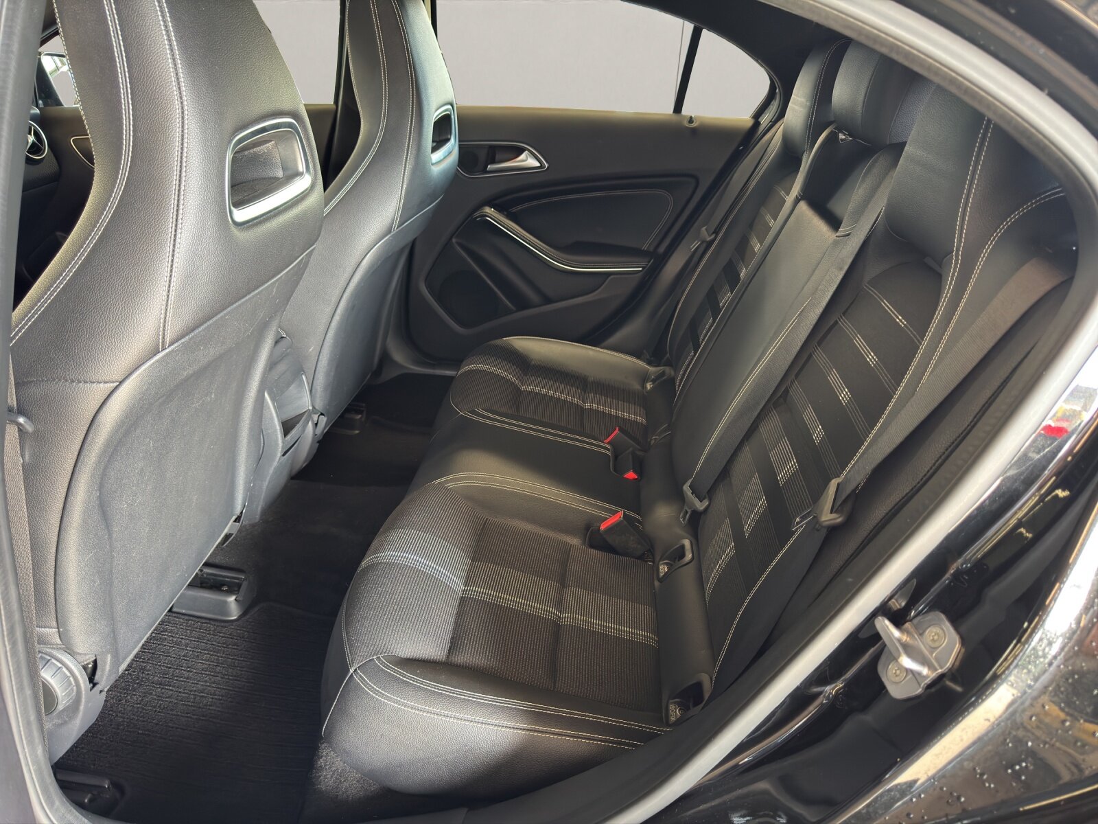 MERCEDES-BENZ A-Klasse W176 A 180 Urban, Petrol, Second hand / Used, Automatic - 7