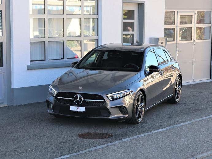 MERCEDES-BENZ A 180 Night Star 7G-DCT, Petrol, Second hand / Used, Automatic