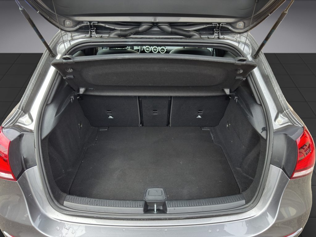 MERCEDES-BENZ A 180 Progressive, Benzin, Occasion / Gebraucht, Automatik - 6
