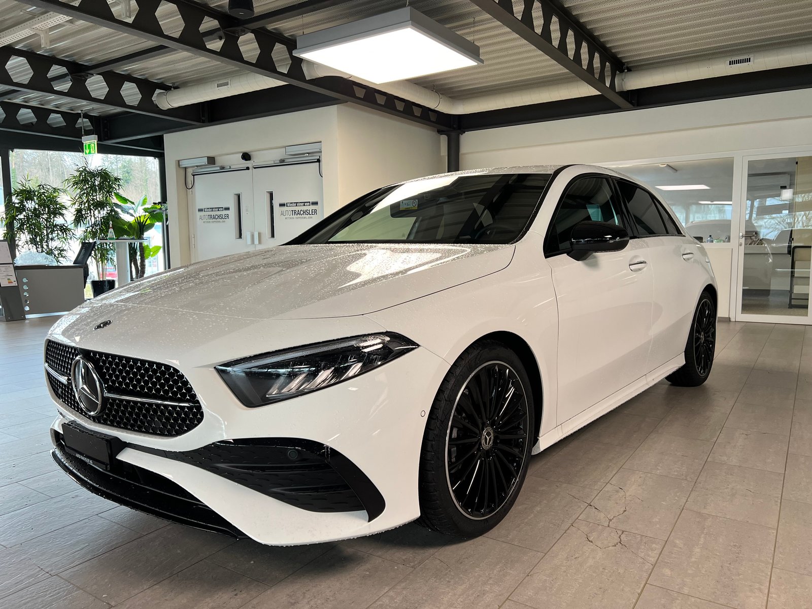 MERCEDES-BENZ A 180 7G-DCT, Mild-Hybrid Benzin/Elektro, Vorführwagen, Automatik - 2