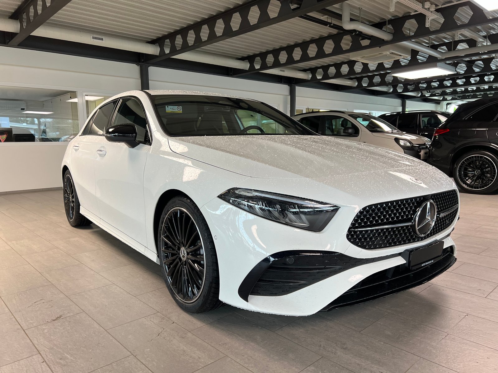 MERCEDES-BENZ A 180 7G-DCT, Mild-Hybrid Benzin/Elektro, Vorführwagen, Automatik - 3