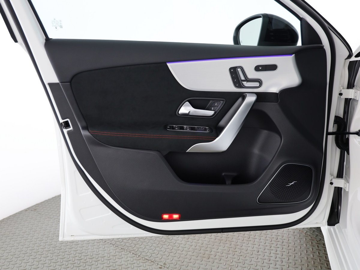 MERCEDES-BENZ A 200 7G-DCT, Mild-Hybrid Benzin/Elektro, Neuwagen, Automatik - 7