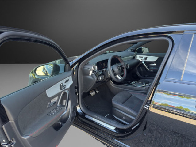 MERCEDES-BENZ A 200 7G-DCT, Hybride Léger Essence/Électricité, Voiture nouvelle, Automatique - 7