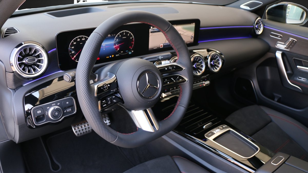 MERCEDES-BENZ A 200 7G-DCT, Hybride Léger Essence/Électricité, Voiture nouvelle, Automatique - 7