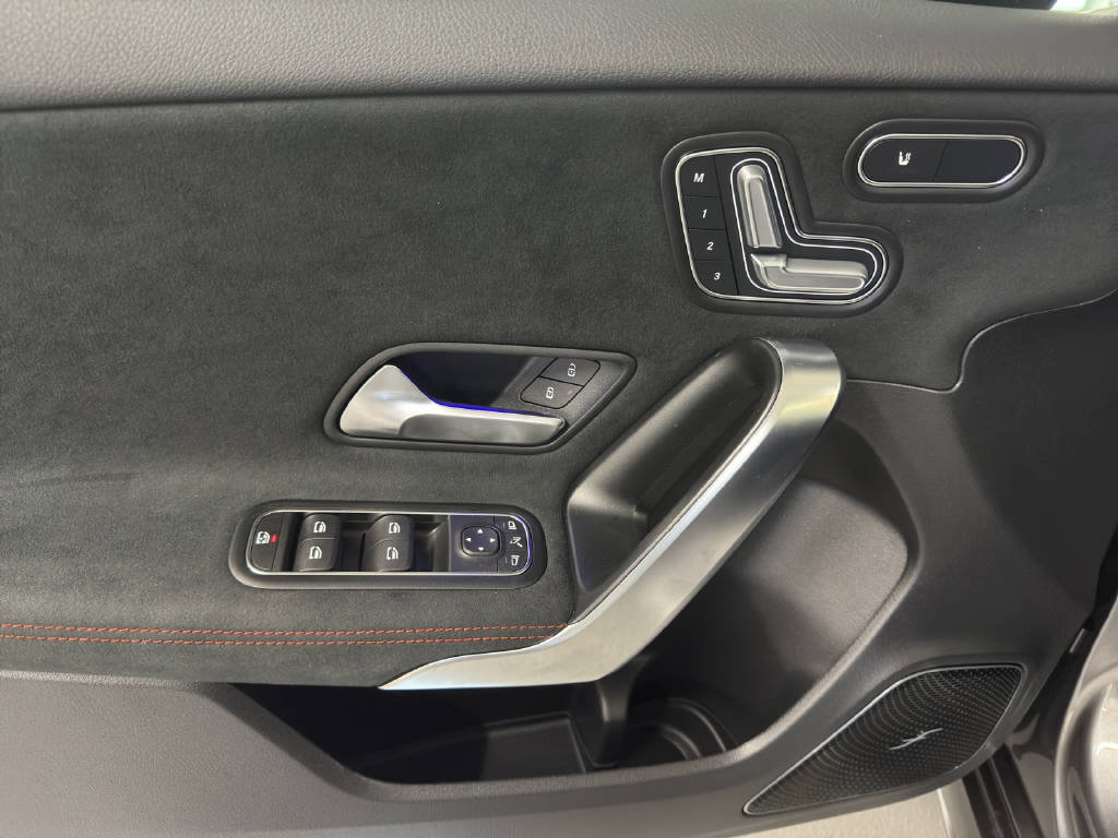 MERCEDES-BENZ A 200 AMG Line Night Star, Hybride Leggero Benzina/Elettrica, Auto nuove, Automatico - 6