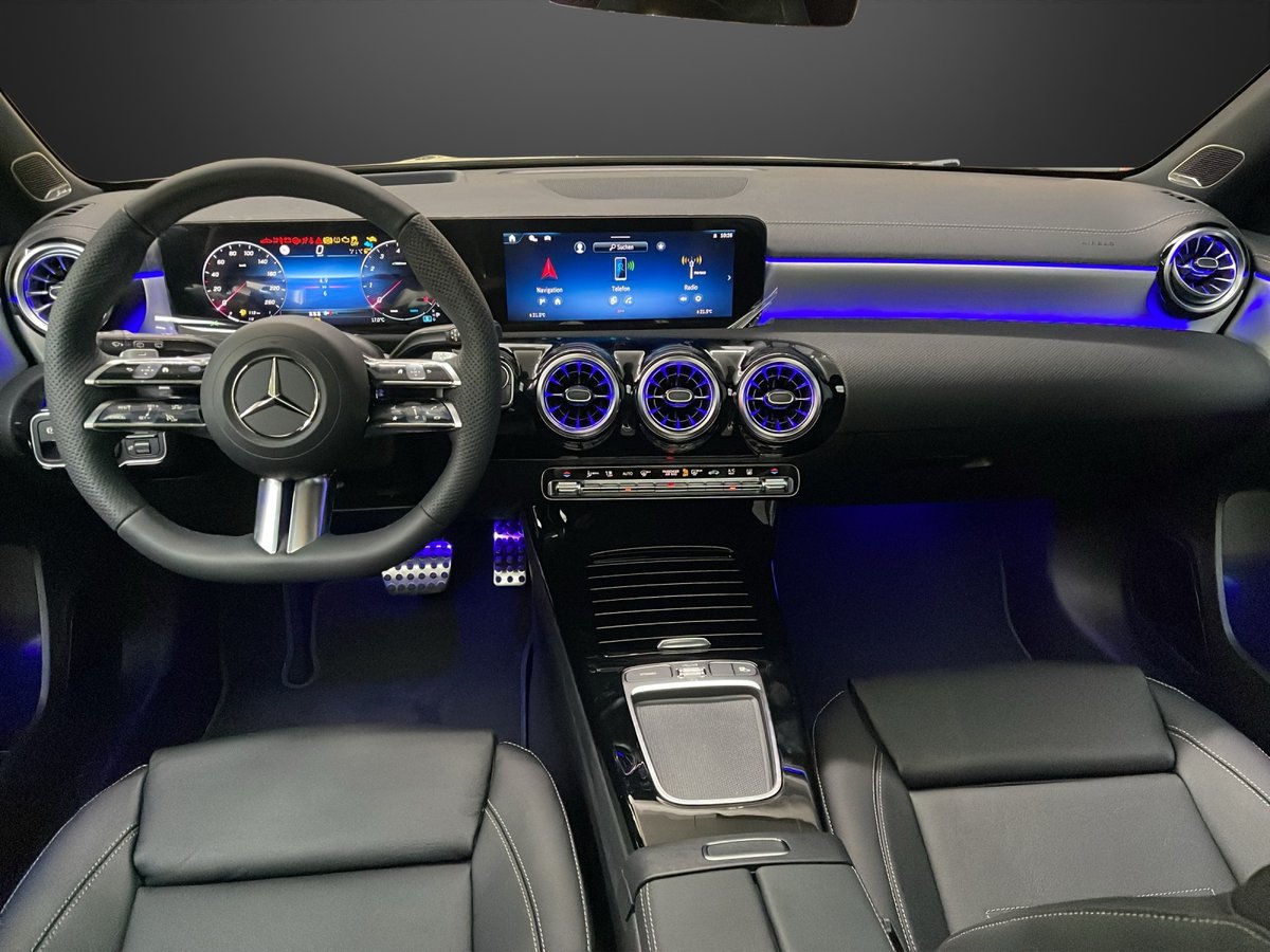 MERCEDES-BENZ A 200 7G-DCT, Hybride Léger Essence/Électricité, Voiture nouvelle, Automatique - 7