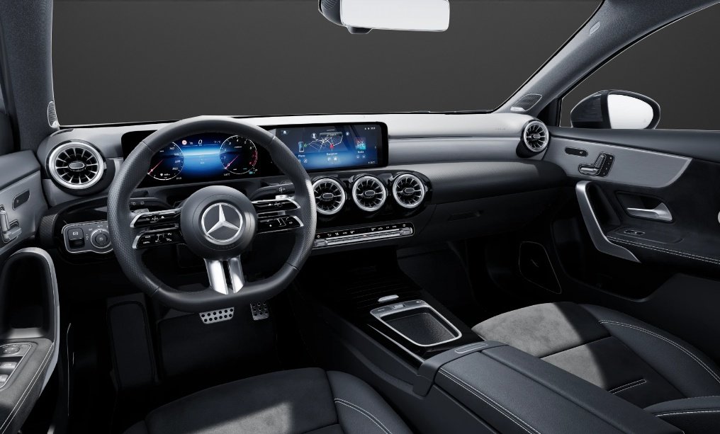 MERCEDES-BENZ A 200 7G-DCT, Mild-Hybrid Petrol/Electric, New car, Automatic - 7