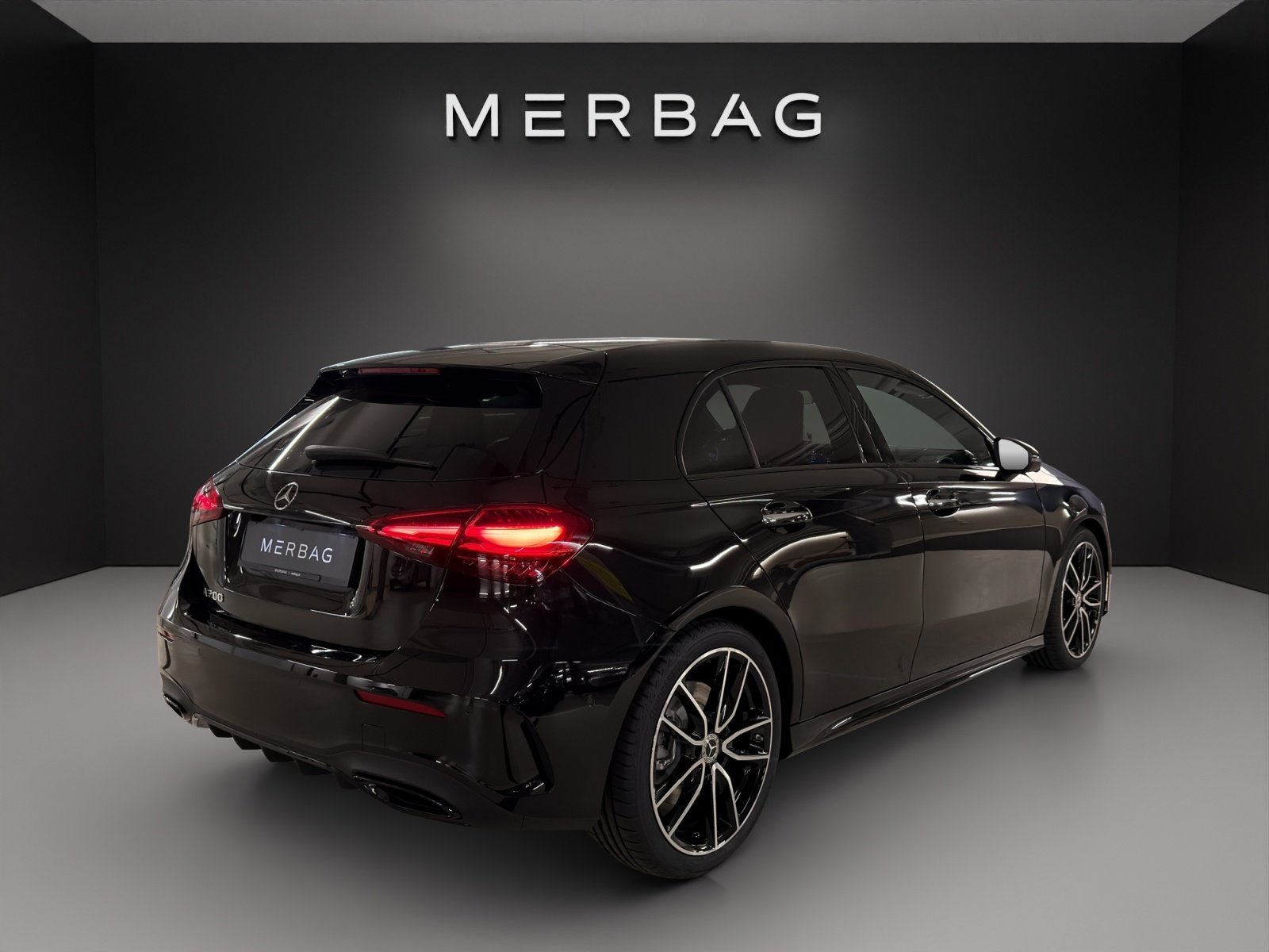 MERCEDES-BENZ A 200 7G-DCT, Hybride Léger Essence/Électricité, Voiture nouvelle, Automatique - 7