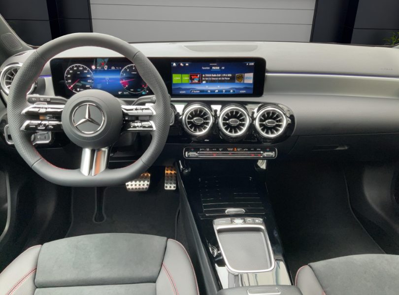 MERCEDES-BENZ A 200 Night Star AMG Line, Hybride Léger Essence/Électricité, Voiture nouvelle, Automatique - 6