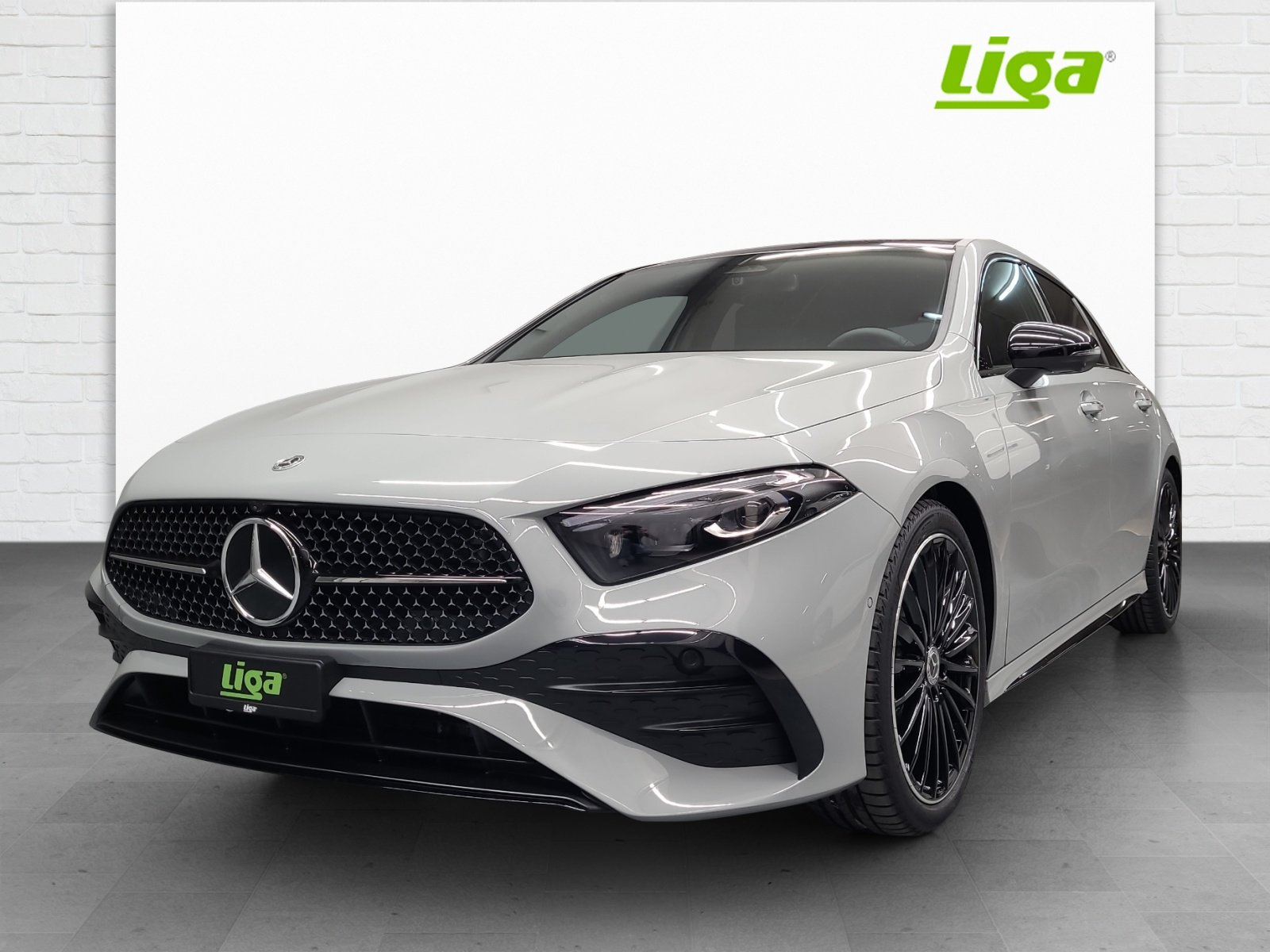 MERCEDES-BENZ A 200 AMG Line Night Star, Mild-Hybrid Petrol/Electric, New car, Automatic - 2