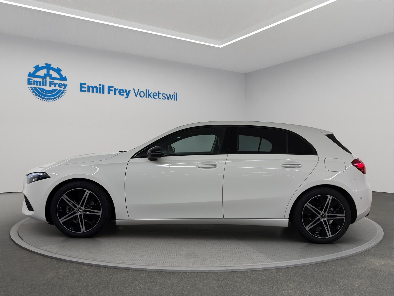 MERCEDES-BENZ A 200 Night Star, Hybride Leggero Benzina/Elettrica, Auto nuove, Automatico - 2