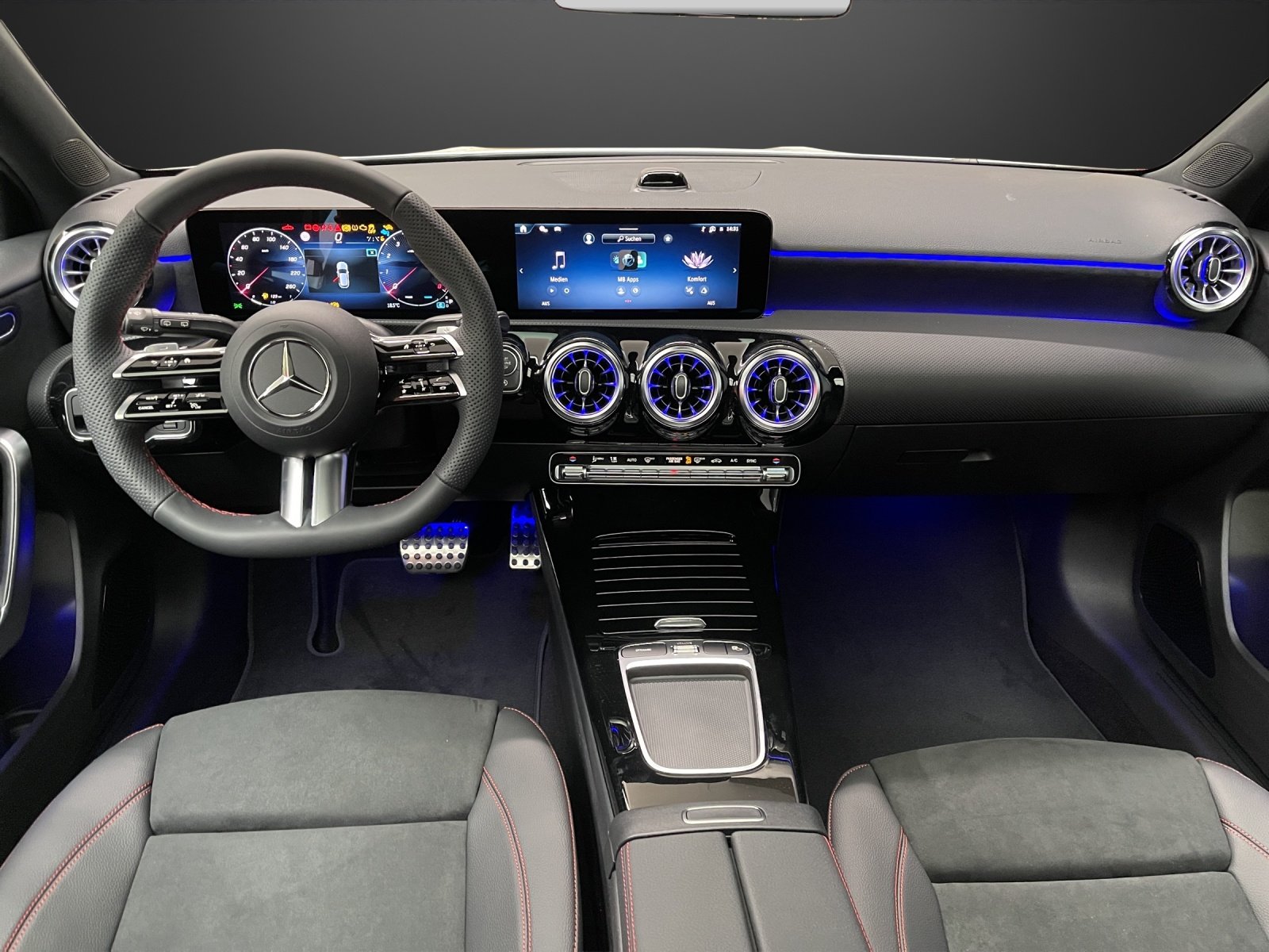 MERCEDES-BENZ A 200 7G-DCT, Hybride Léger Essence/Électricité, Voiture nouvelle, Automatique - 7