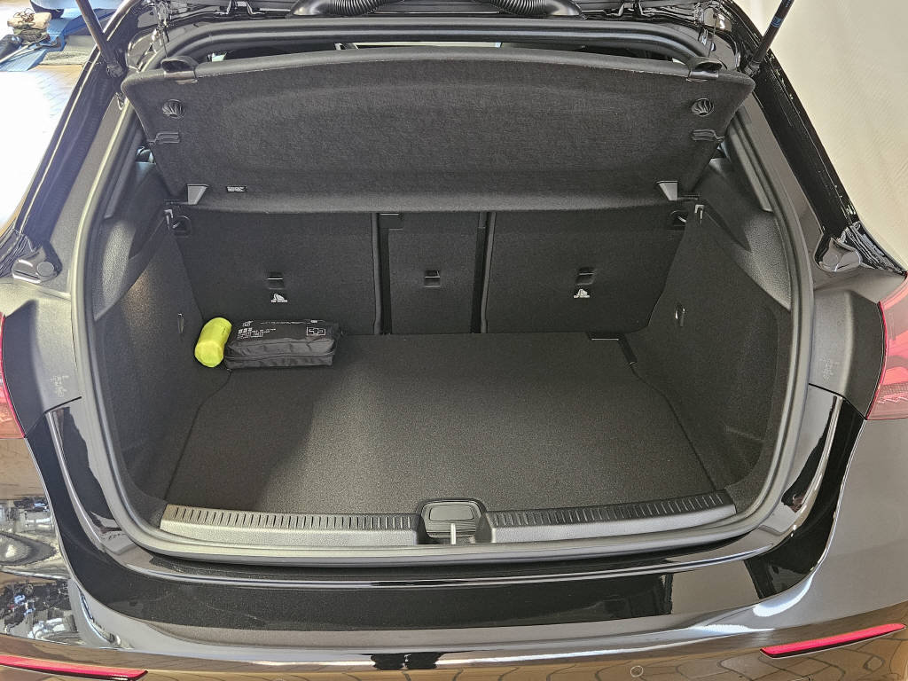 MERCEDES-BENZ A 200 Night Star, Mild-Hybrid Petrol/Electric, New car, Automatic - 4
