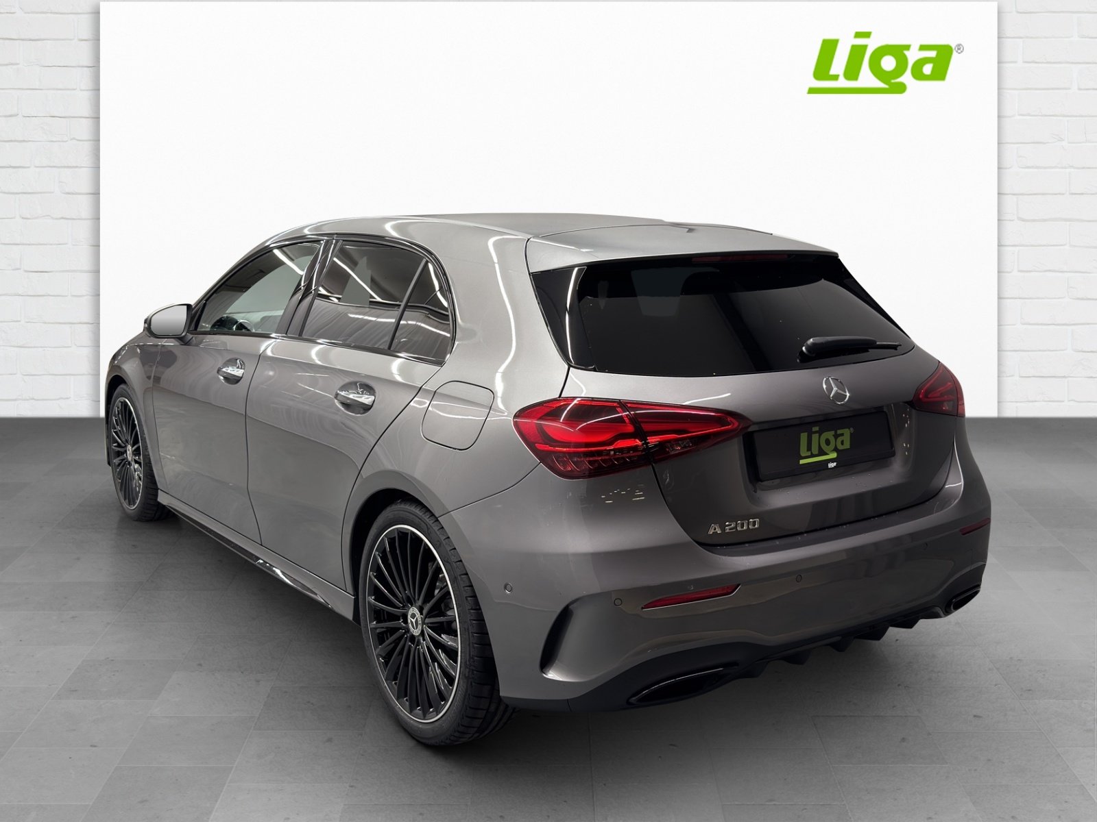 MERCEDES-BENZ A 200 Night Star, Hybride Léger Essence/Électricité, Voiture nouvelle, Automatique - 4