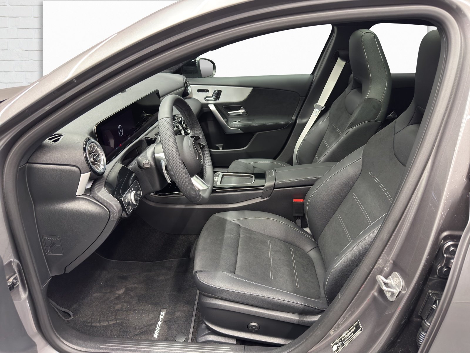 MERCEDES-BENZ A 200 Night Star, Hybride Léger Essence/Électricité, Voiture nouvelle, Automatique - 7