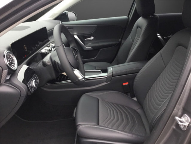 MERCEDES-BENZ A 200 Night Star 7G-DCT, Mild-Hybrid Benzin/Elektro, Neuwagen, Automatik - 7