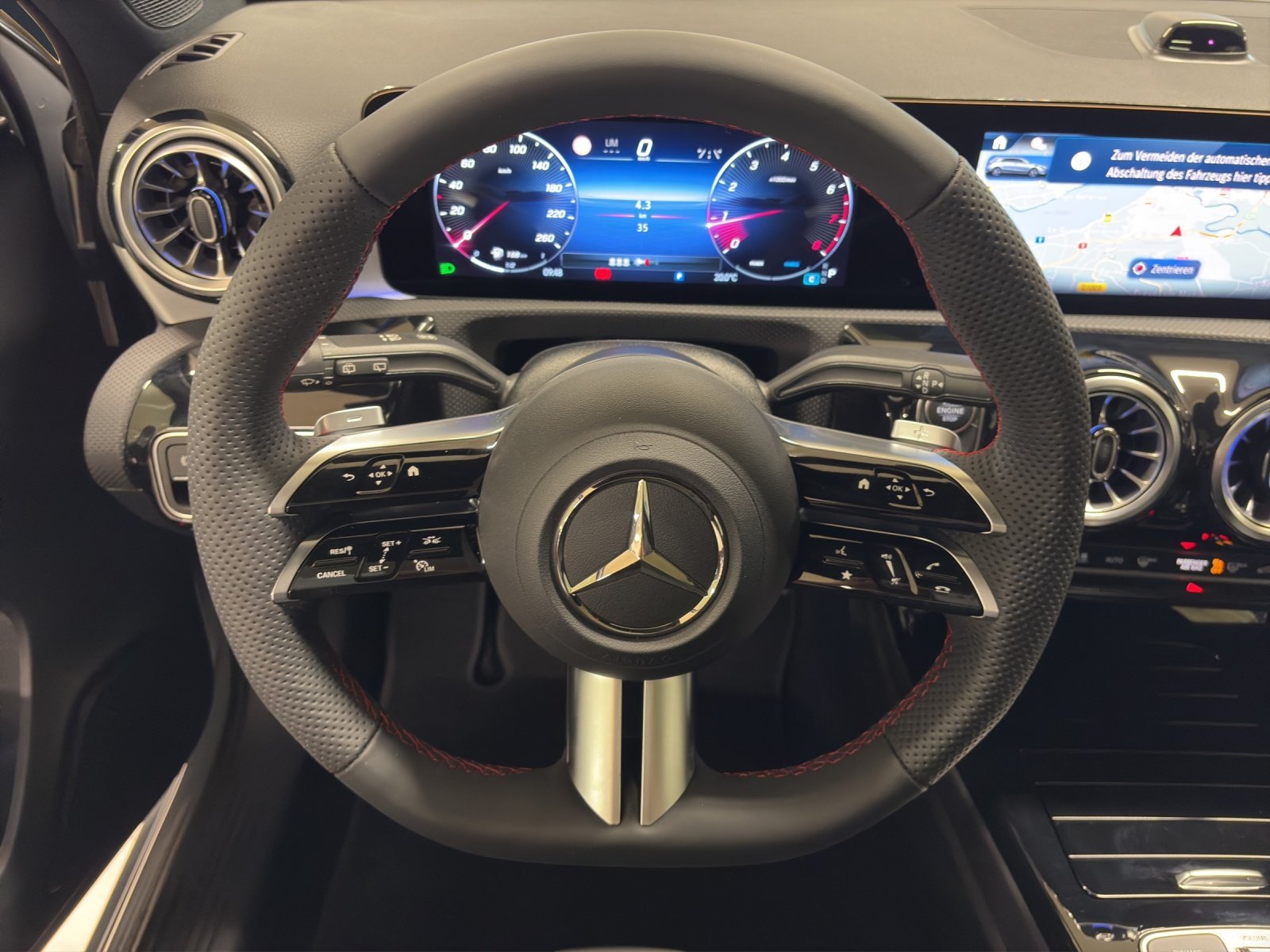 MERCEDES-BENZ A 200 Berline Compacte Night Star, Mild-Hybrid Benzin/Elektro, Neuwagen, Automatik - 7