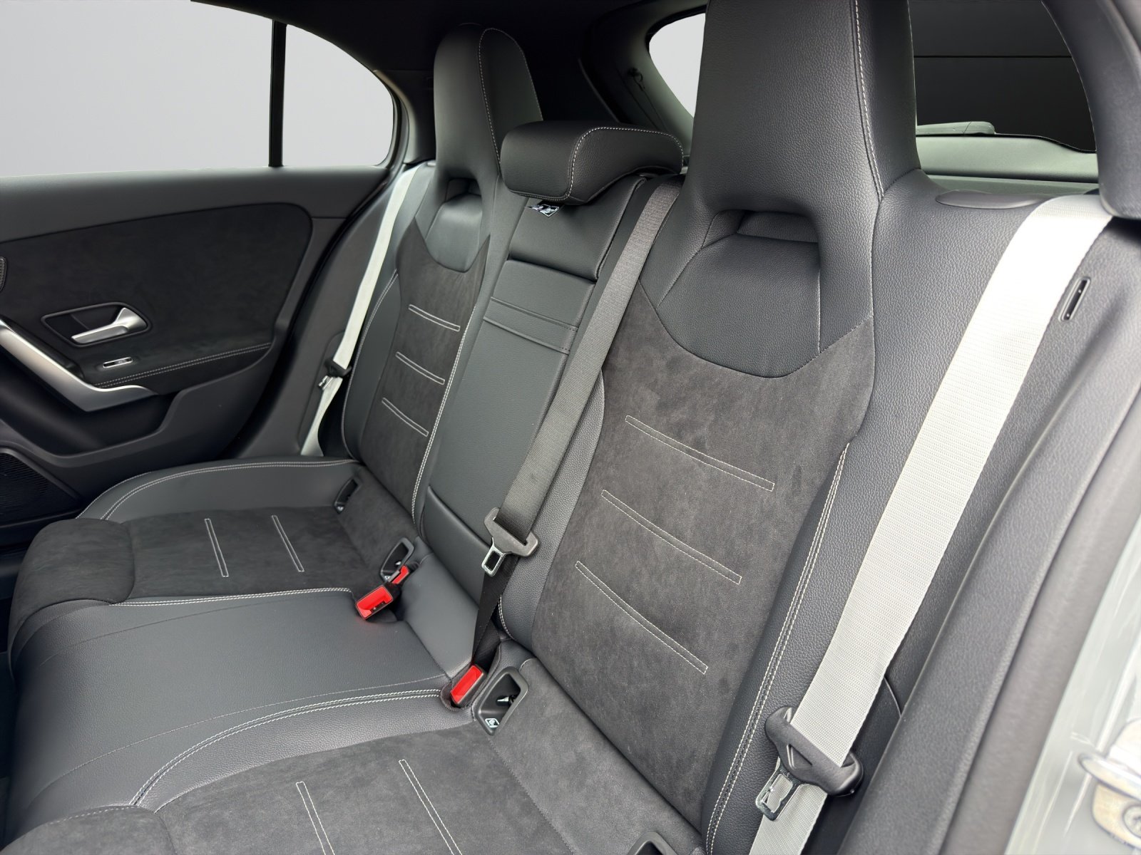MERCEDES-BENZ A 200 Night Star 7G-DCT, Mild-Hybrid Petrol/Electric, New car, Automatic - 7