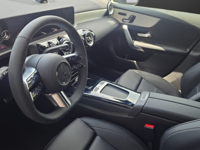 MERCEDES-BENZ A 200 Night Star 7G-DCT, Hybride Leggero Benzina/Elettrica, Auto nuove, Automatico - 7