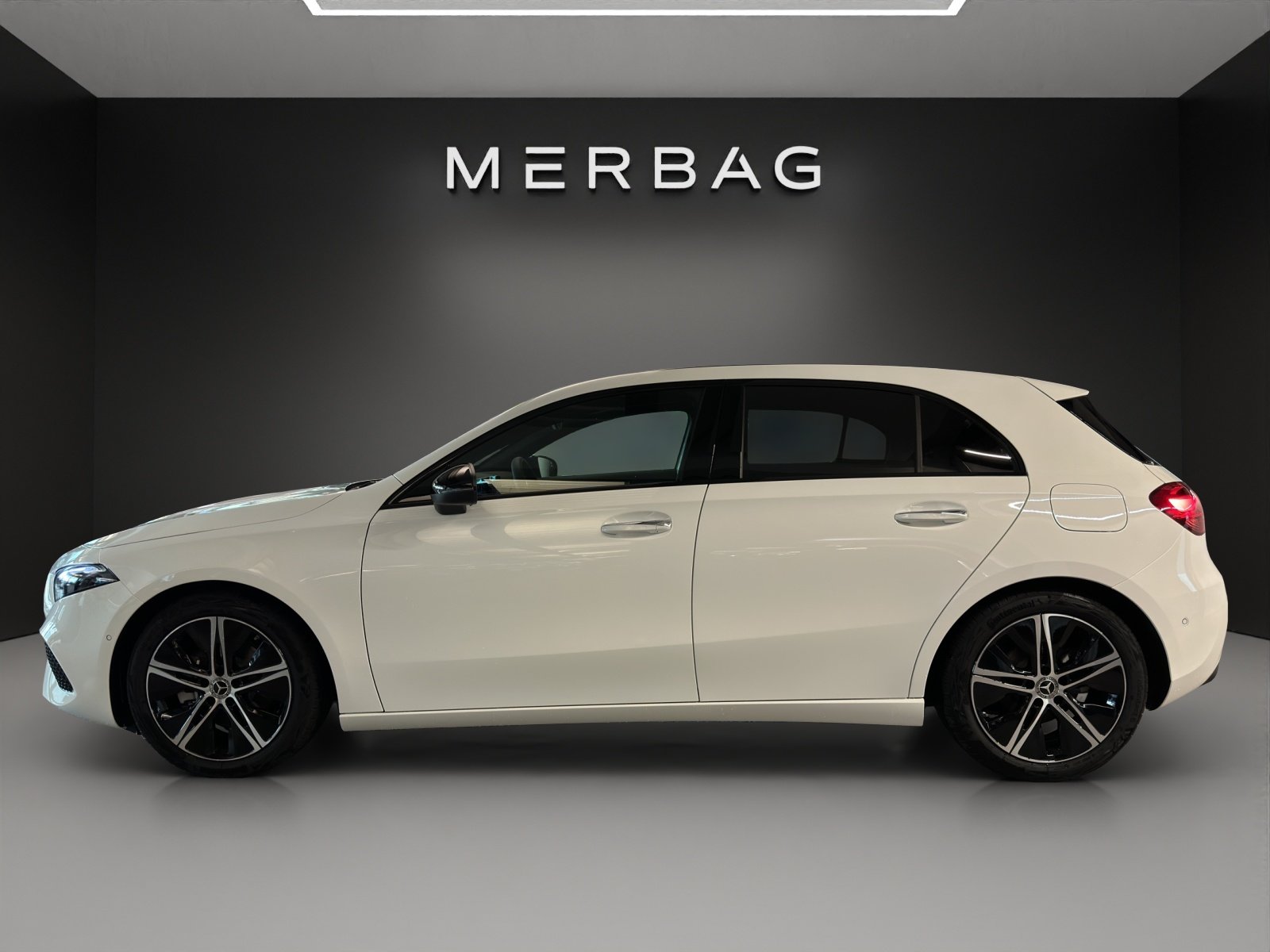 MERCEDES-BENZ A 200 Night Star 7G-DCT, Hybride Léger Essence/Électricité, Voiture nouvelle, Automatique - 3