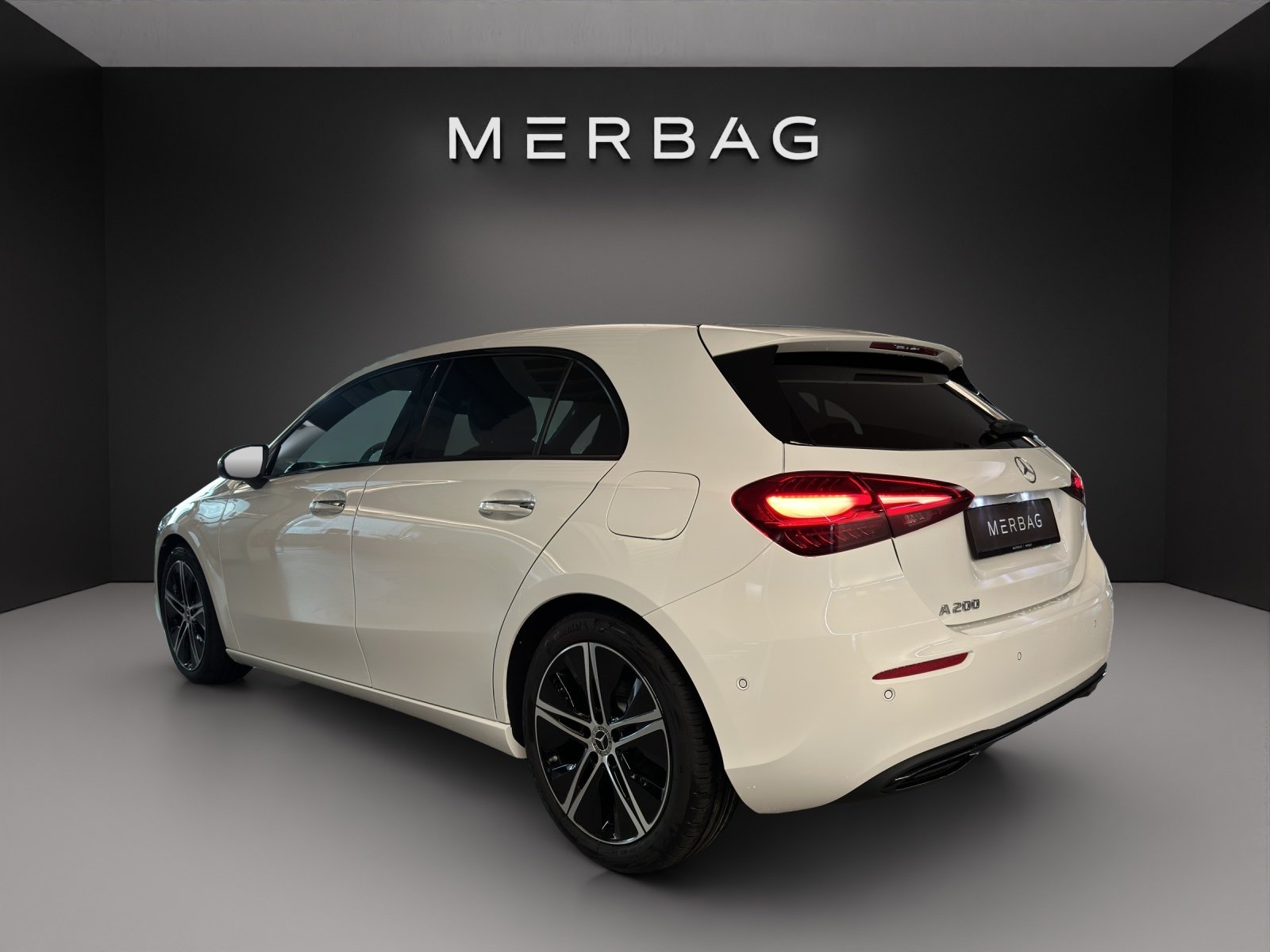 MERCEDES-BENZ A 200 Night Star 7G-DCT, Hybride Léger Essence/Électricité, Voiture nouvelle, Automatique - 4