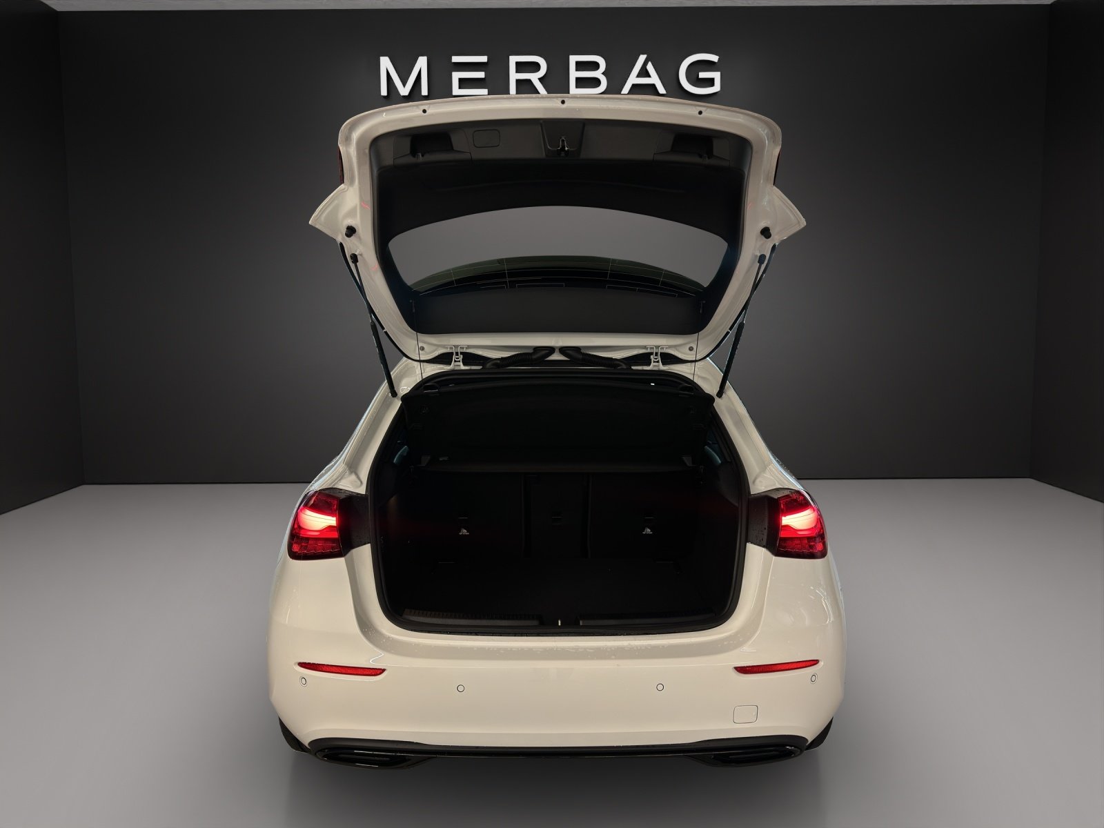 MERCEDES-BENZ A 200 Night Star 7G-DCT, Hybride Léger Essence/Électricité, Voiture nouvelle, Automatique - 7