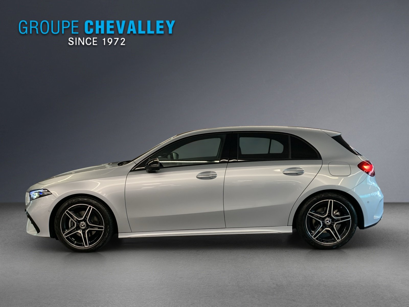 MERCEDES-BENZ A 200 Night Star, Hybride Leggero Benzina/Elettrica, Auto nuove, Automatico - 2