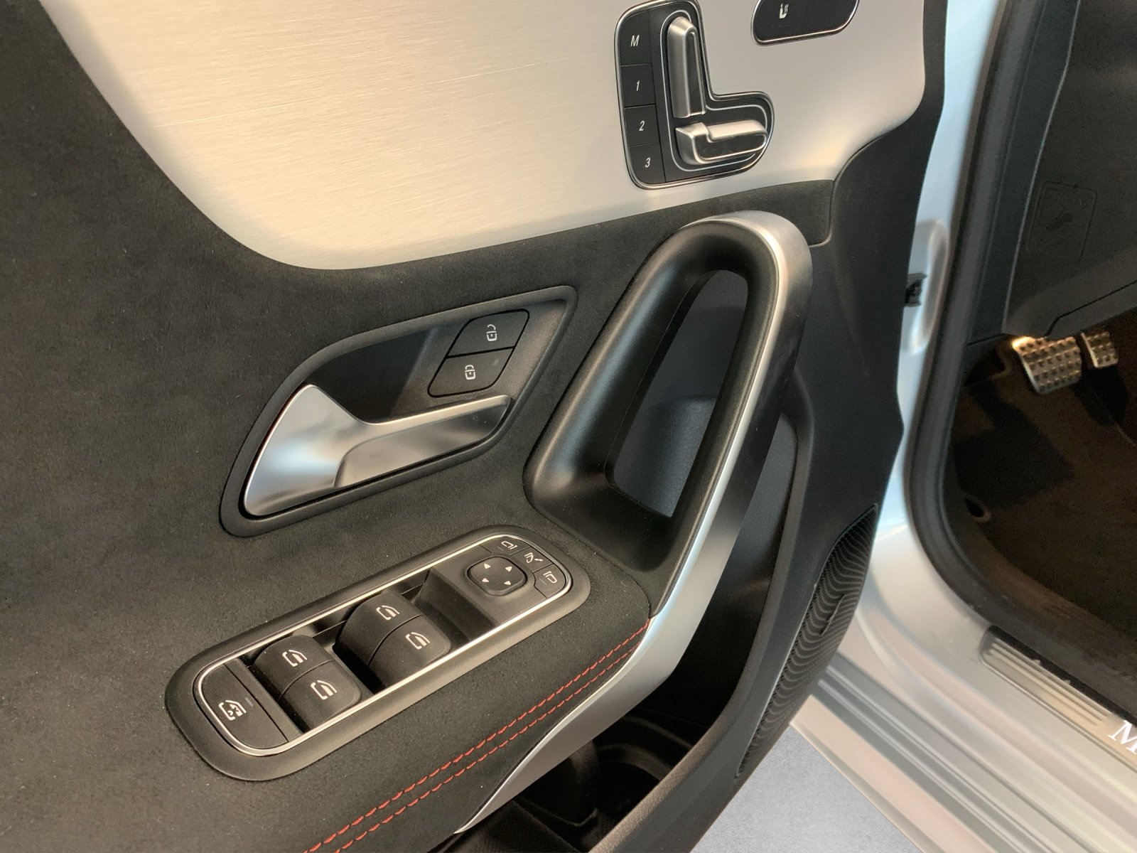 MERCEDES-BENZ A 200 Night Star, Hybride Leggero Benzina/Elettrica, Auto nuove, Automatico - 6