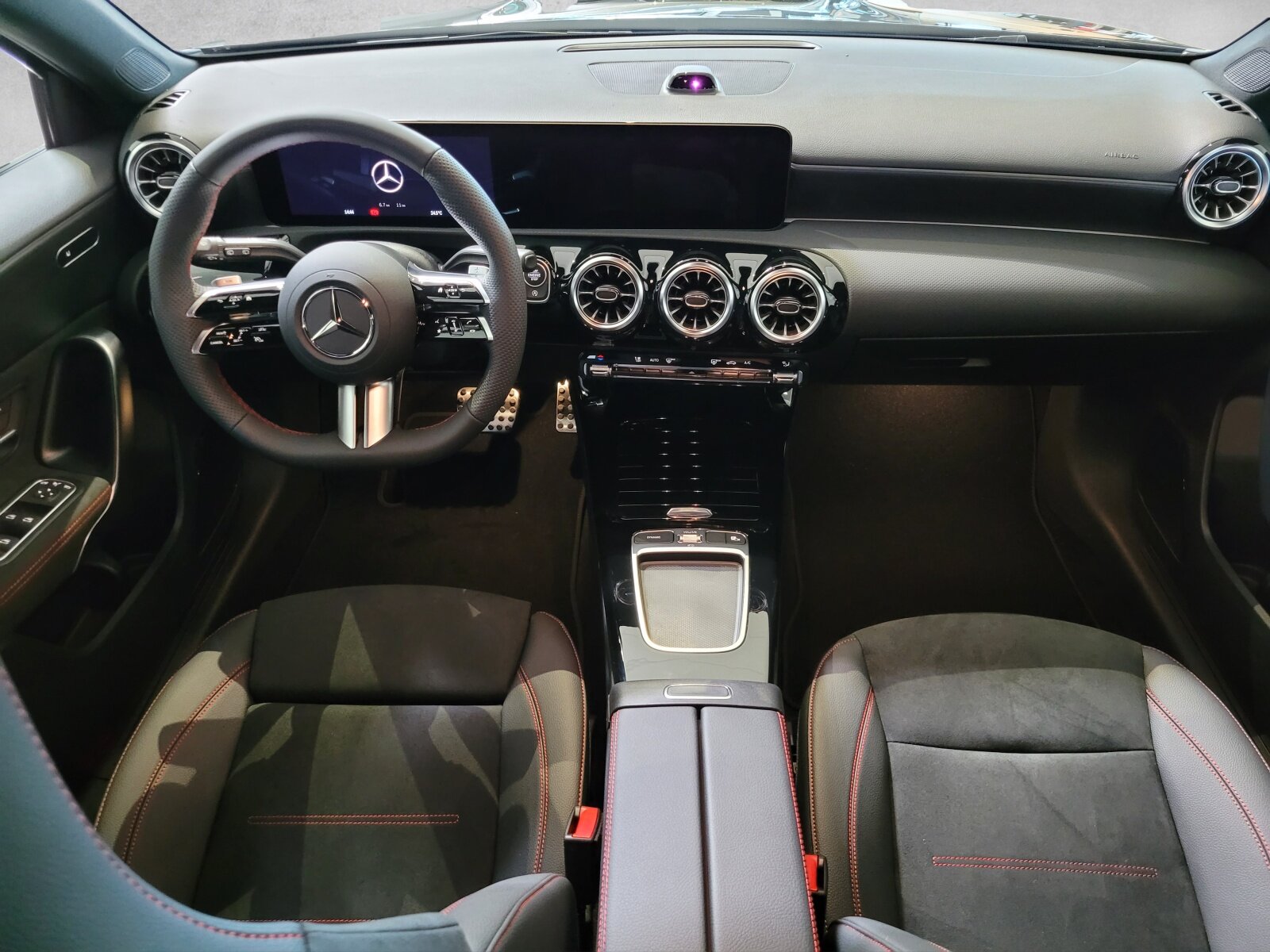 MERCEDES-BENZ A 200 Night Star AMG Line W177, Mild-Hybrid Benzin/Elektro, Neuwagen, Automatik - 4