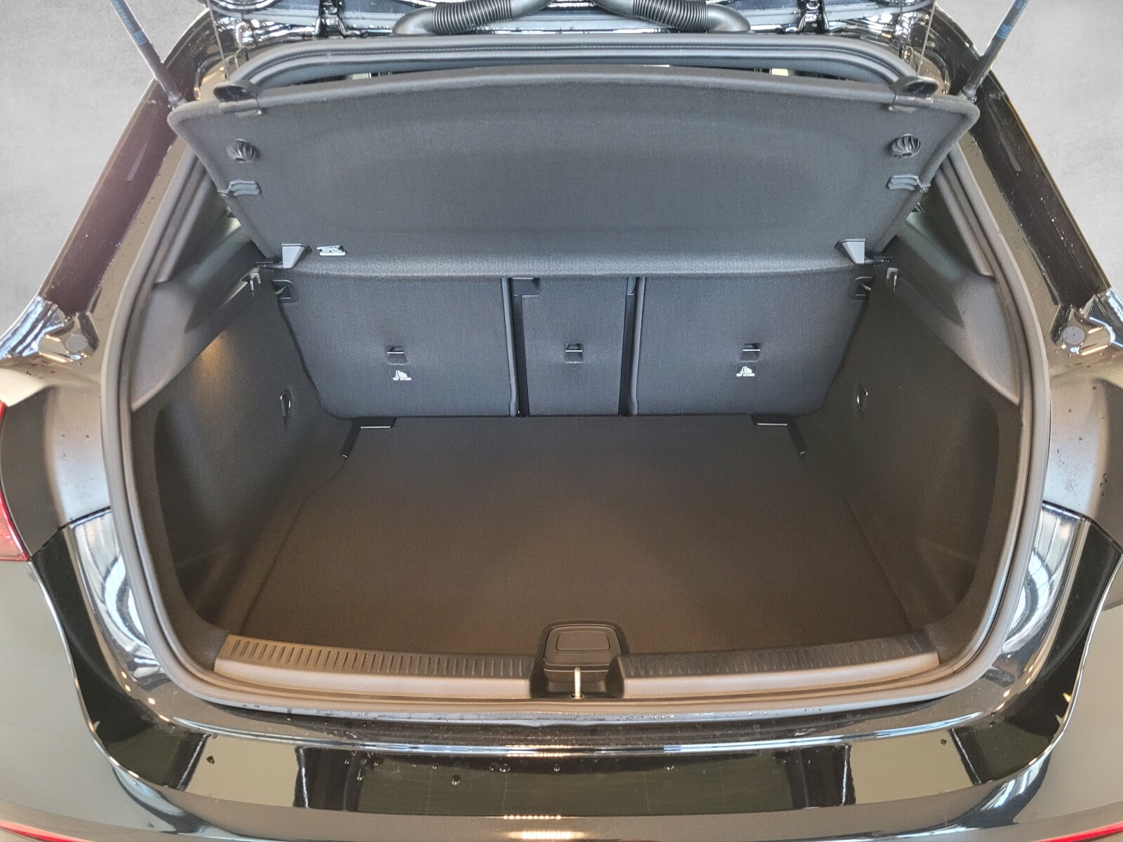 MERCEDES-BENZ A 200 Night Star AMG Line W177, Mild-Hybrid Benzin/Elektro, Neuwagen, Automatik - 5
