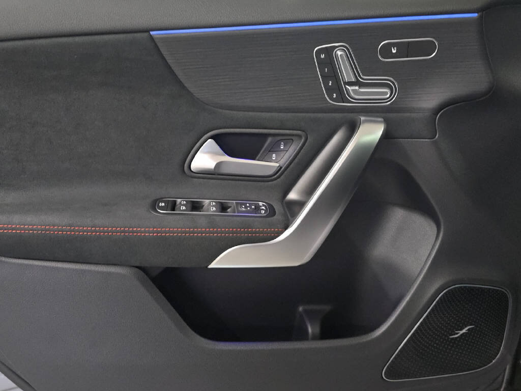 MERCEDES-BENZ A 200 AMG Line Night Star, Hybride Leggero Benzina/Elettrica, Auto nuove, Automatico - 7