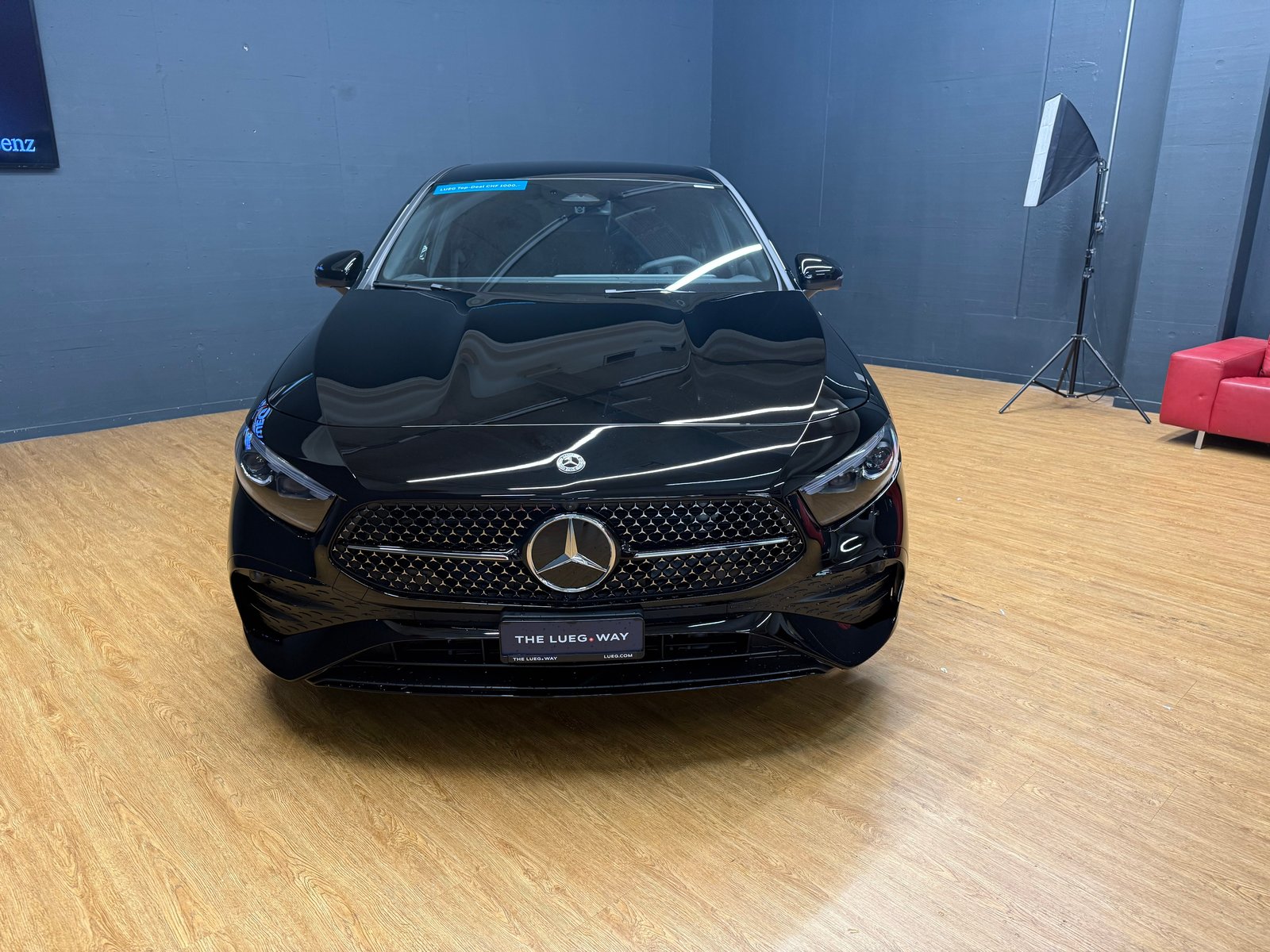 MERCEDES-BENZ A 200 - AMG - NightStar / DISTRONIC / 360 Grad, Hybride Léger Essence/Électricité, Occasion / Utilisé, Automatique - 4