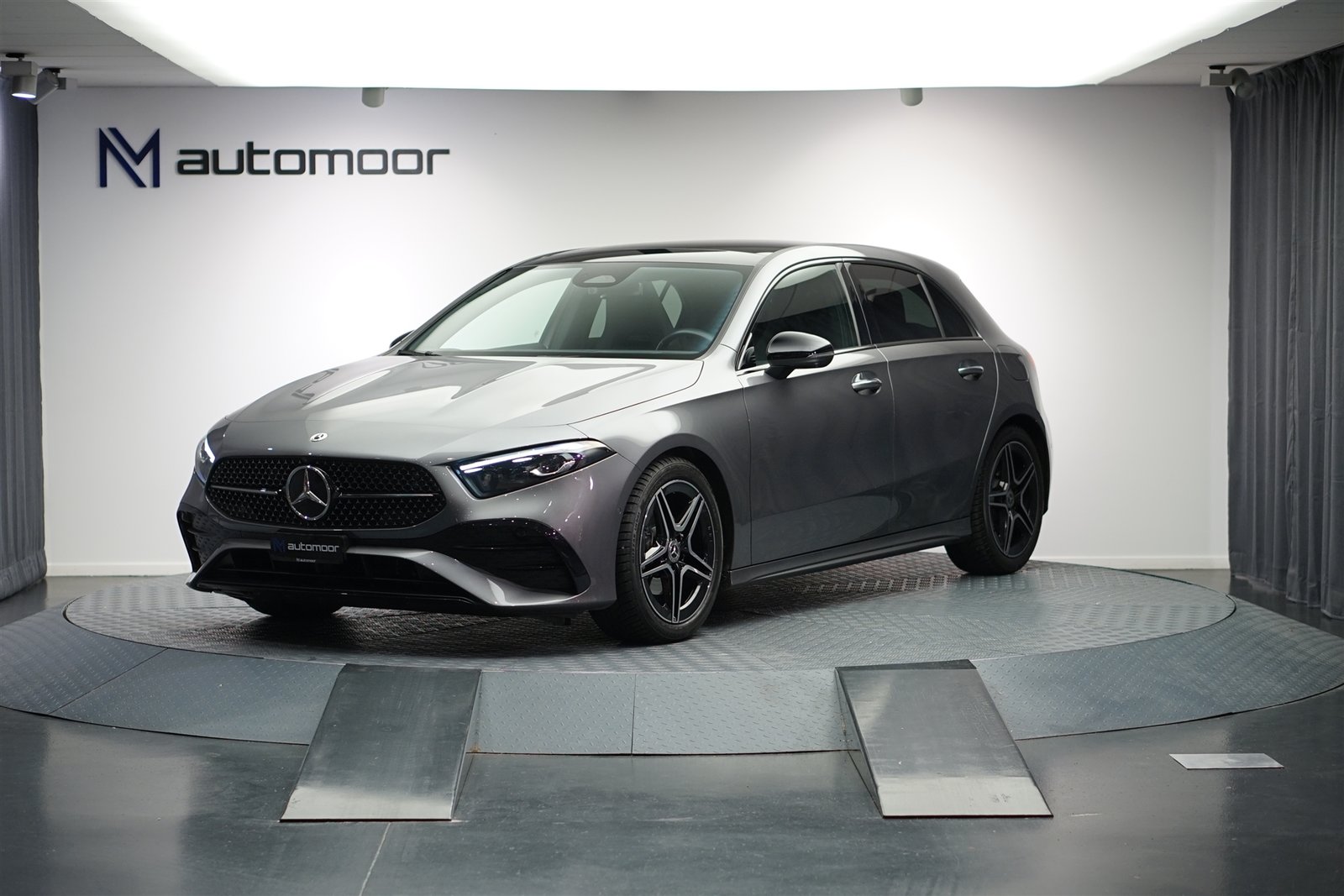 MERCEDES-BENZ A 200 AMG Line 7G-DCT *CH-Fahrzeug* *Werksgarantie* *Panoram