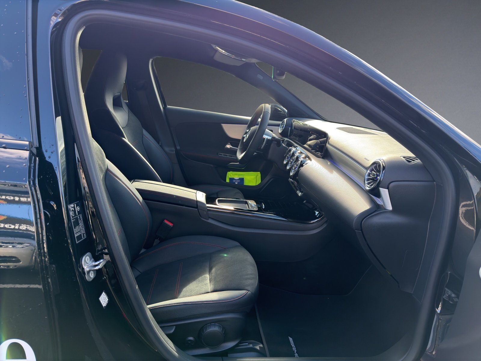 MERCEDES-BENZ A 200 Night Star 7G-DCT, Hybride Léger Essence/Électricité, Occasion / Utilisé, Automatique - 7