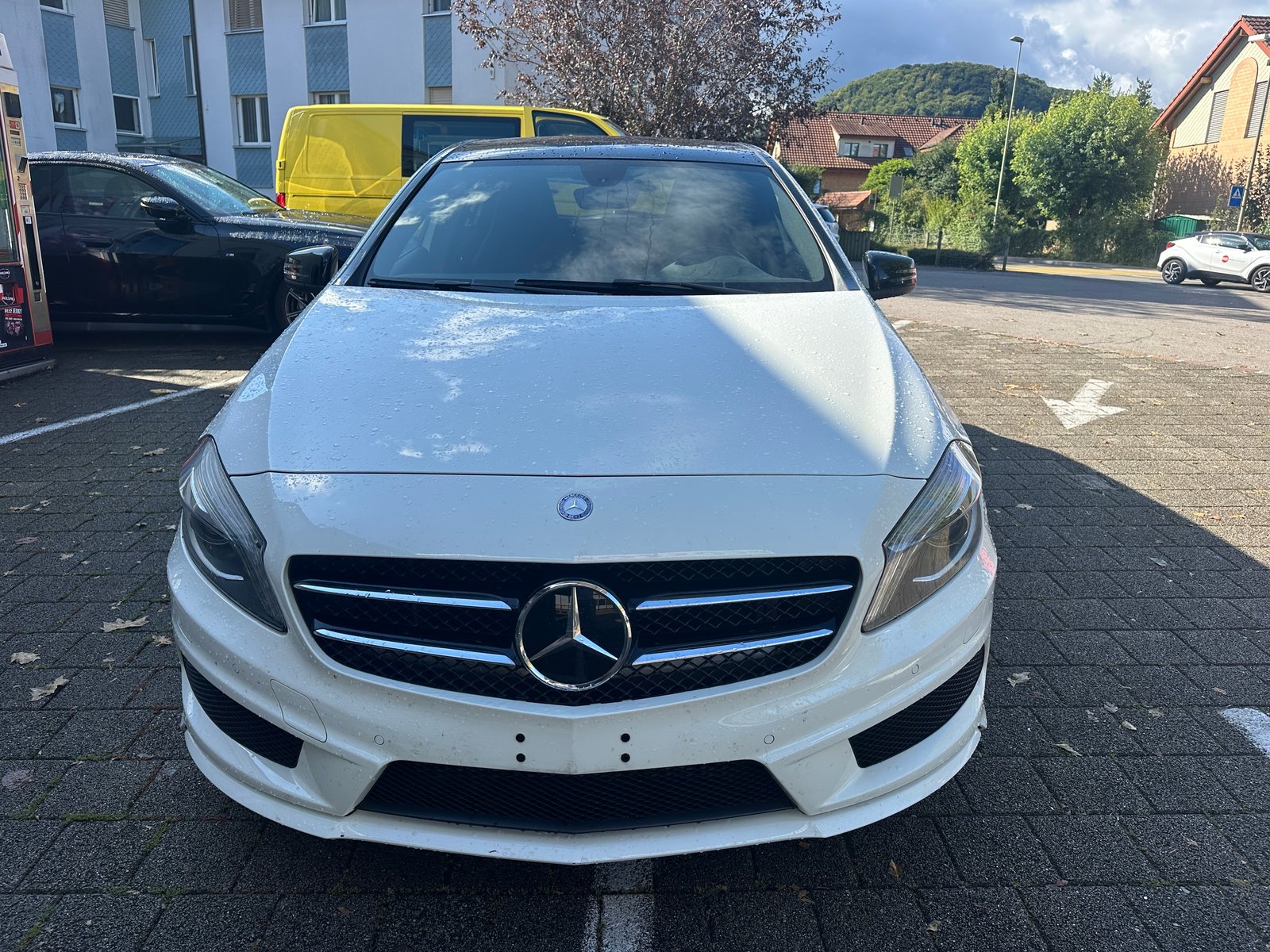 MERCEDES-BENZ A 200 AMG Line