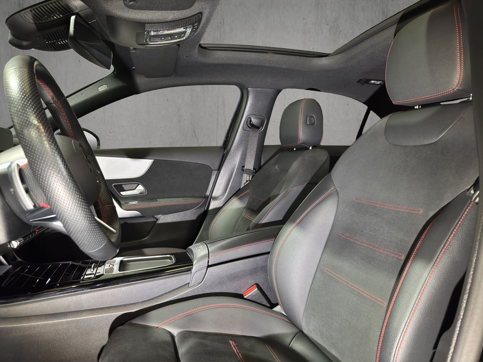 MERCEDES-BENZ A 200 7G-DCT AMG Line " Anhängerkupplung-Panodach-360°Kamera, Mild-Hybrid Petrol/Electric, Second hand / Used, Automatic - 7