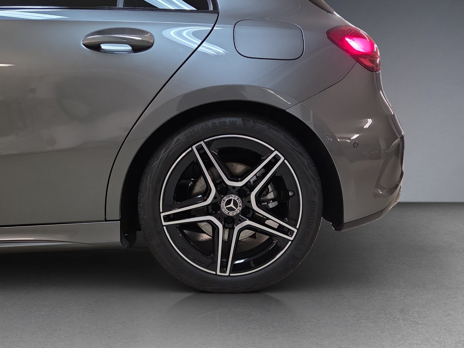 MERCEDES-BENZ A 200 7G-DCT, Hybride Léger Essence/Électricité, Occasion / Utilisé, Automatique - 5